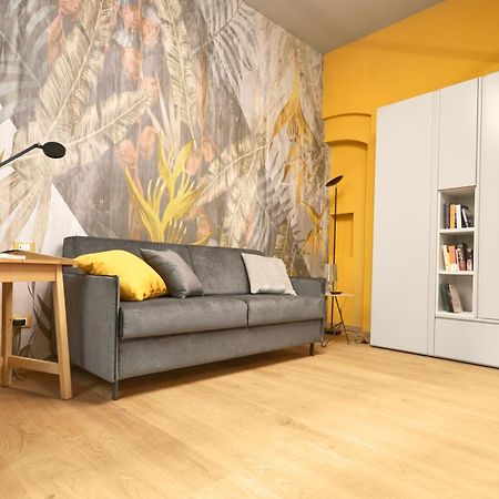 Central And Comfy Apartment Free Netflix And Disney Plus ボローニャ エクステリア 写真