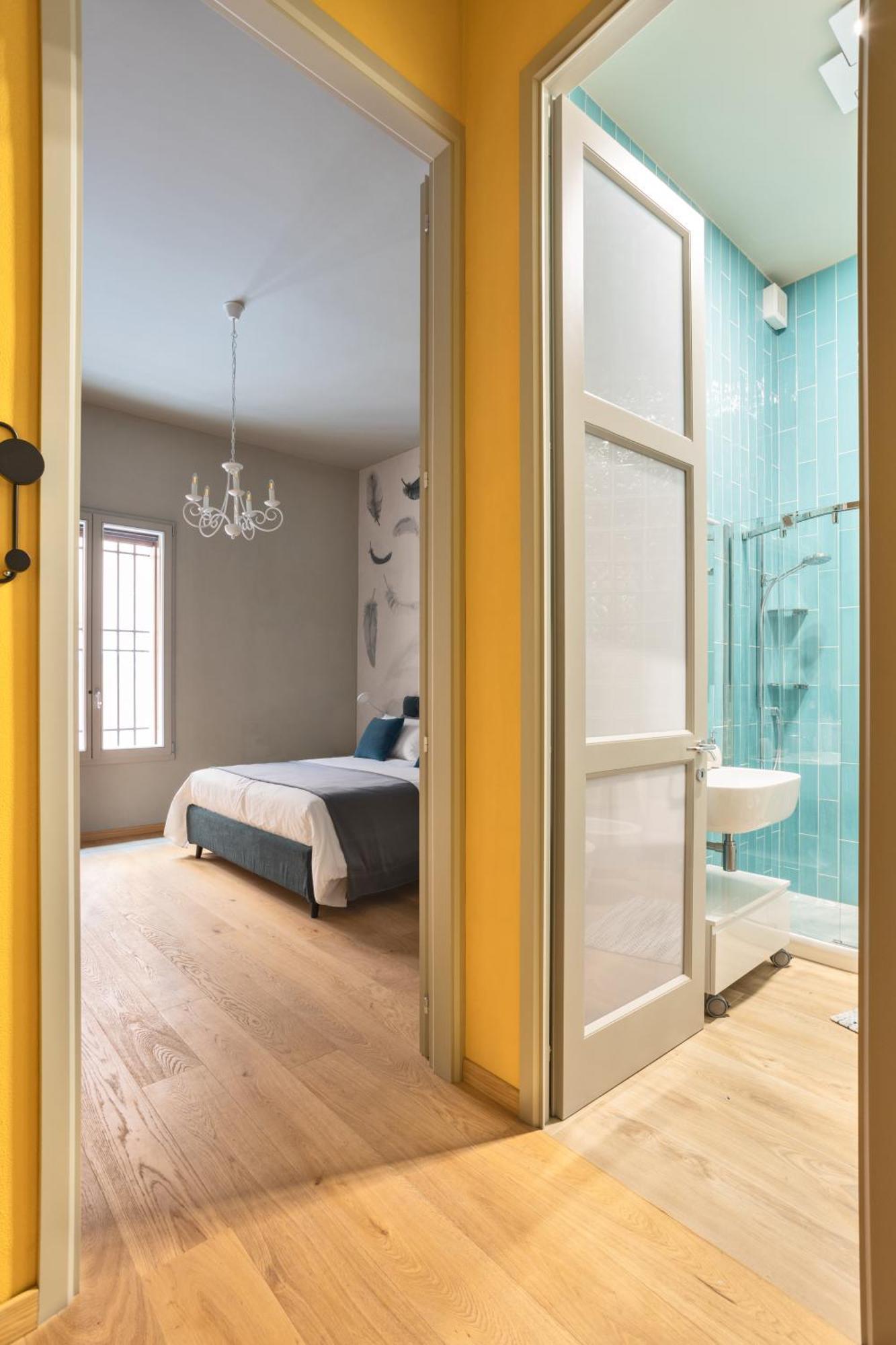 Central And Comfy Apartment Free Netflix And Disney Plus ボローニャ エクステリア 写真