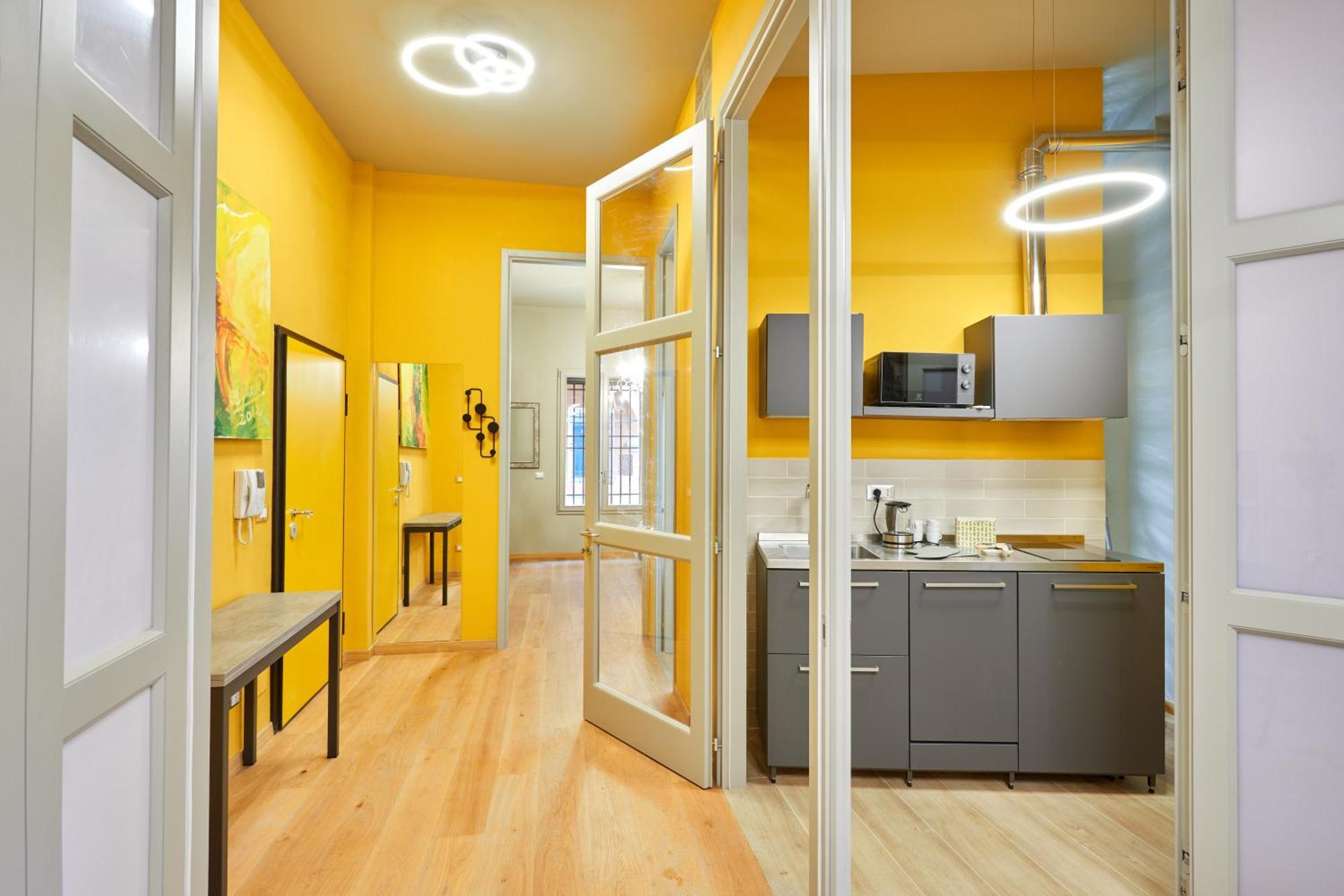 Central And Comfy Apartment Free Netflix And Disney Plus ボローニャ エクステリア 写真